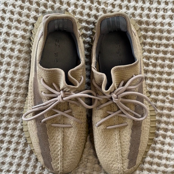Yeezy Boost 350 V2 "Earth" Sneakers - Picture 2 of 7